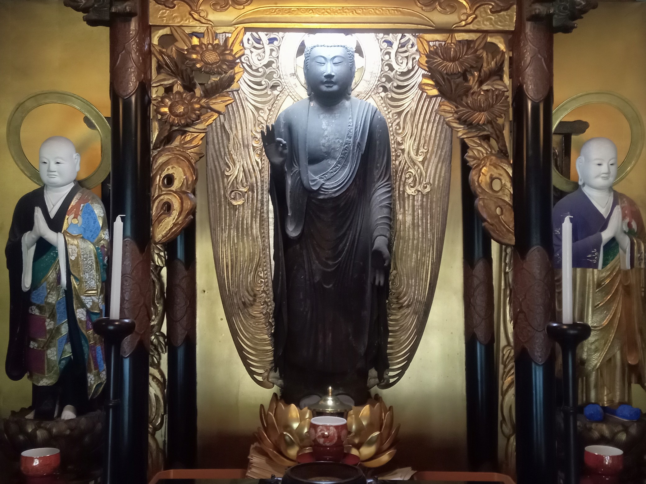 本尊は阿弥陀如来です